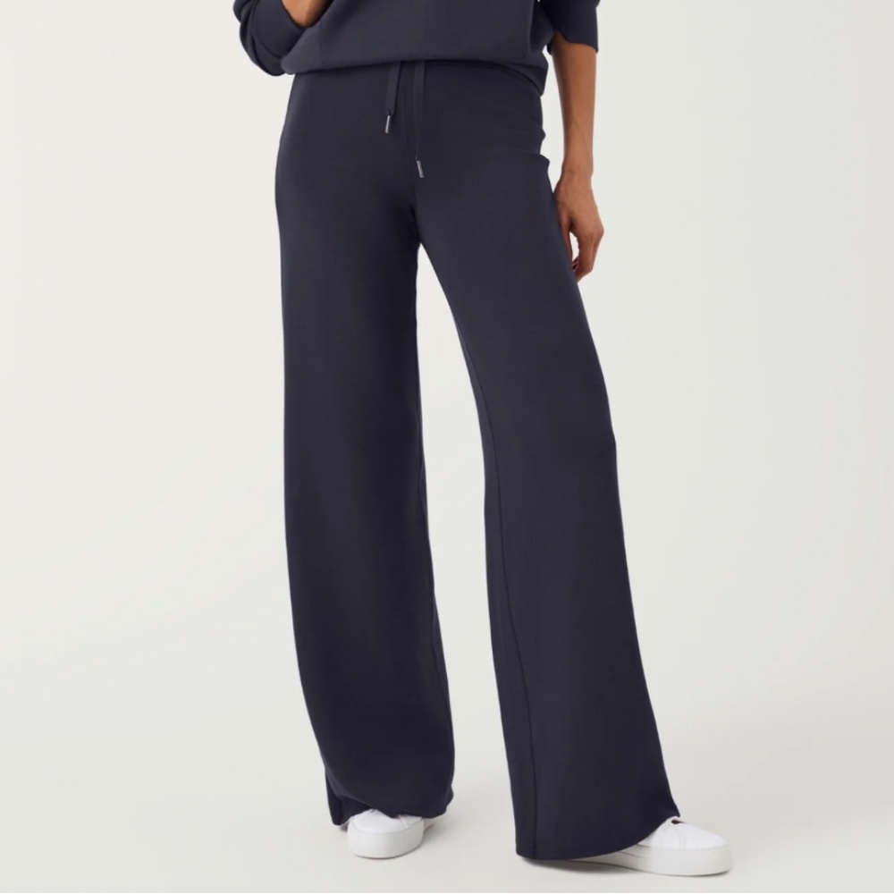 SPANX Wide Leg Pants in Navy Blue